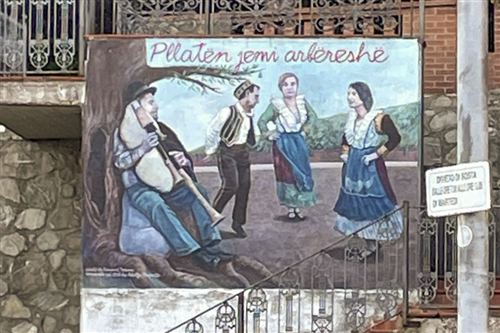 12 - Murales – Jemi arbëres...