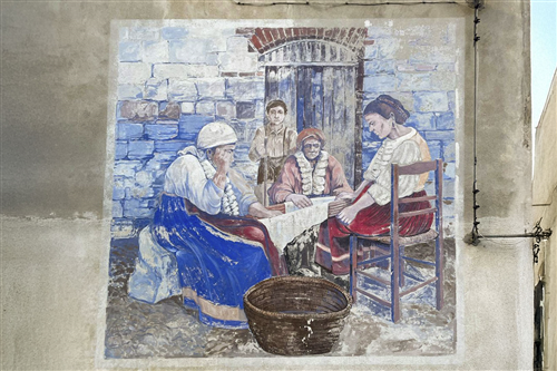10 - Murales - Donne arbëre...