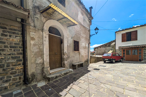 4 - Casa natìa di Salvatore...