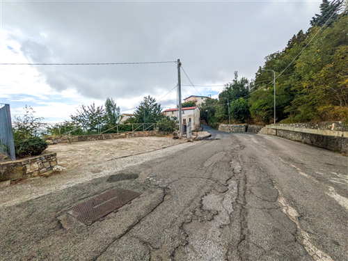 3 - Parcheggio via Monte Mo...